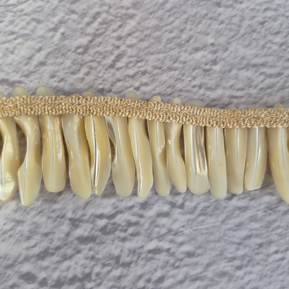 Vintage Mother of Pearl Shell Fringe Choker Necklace Cream Gold Tone 15 Japan - Picture 9 of 10